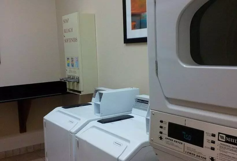 Отель Holiday Inn Express Vancouver North, An Ihg