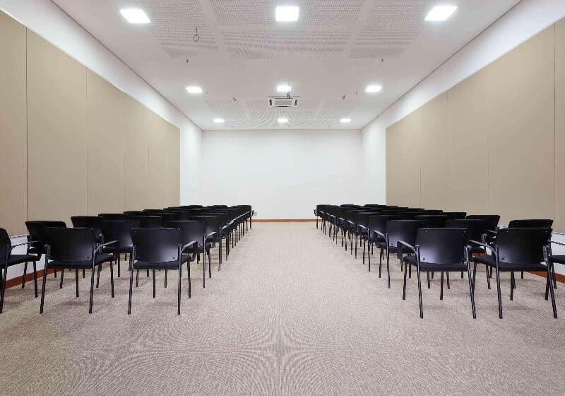 בית מלון כפרי Mercure Salvador Boulevard