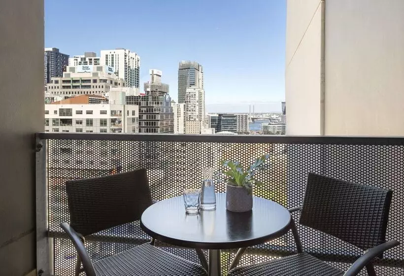 ホテル Oaks Melbourne On William Suites