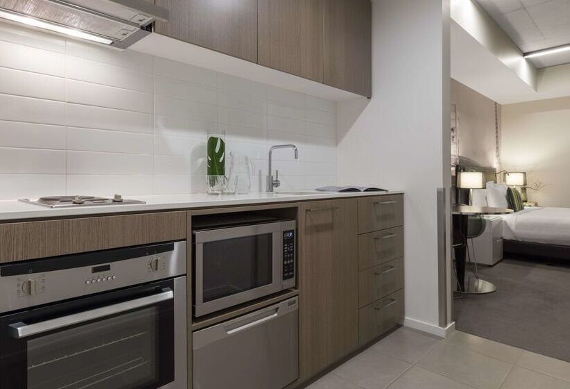 酒店 Oaks Melbourne On William Suites