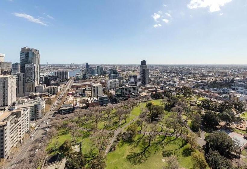 酒店 Oaks Melbourne On William Suites