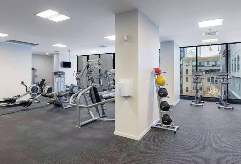 ホテル Oaks Melbourne On William Suites