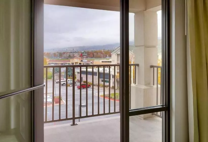 Отель Springhill Suites By Marriott Provo