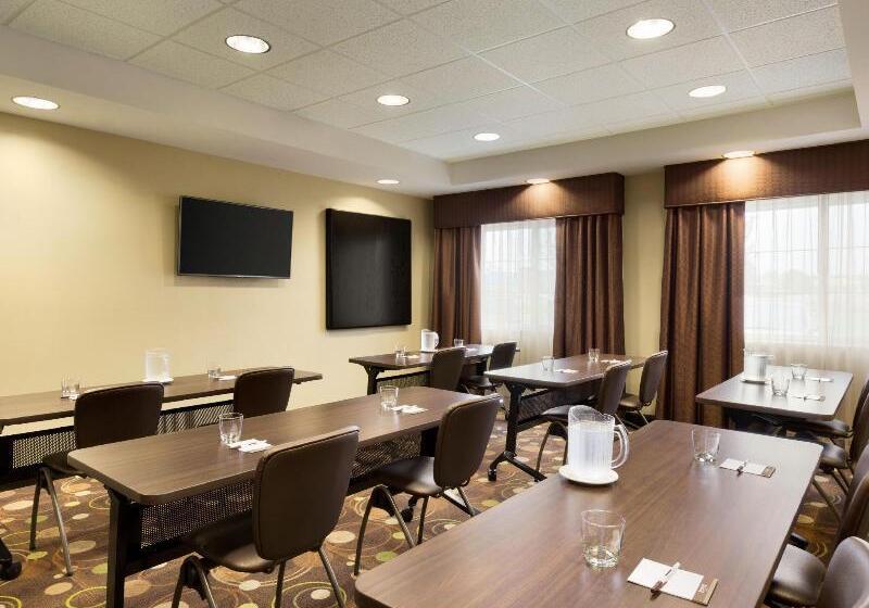فندق Staybridge Suites West Edmonton, An Ihg