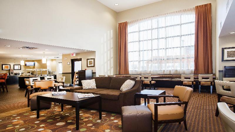 فندق Staybridge Suites West Edmonton, An Ihg