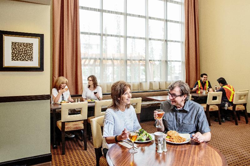 فندق Staybridge Suites West Edmonton, An Ihg