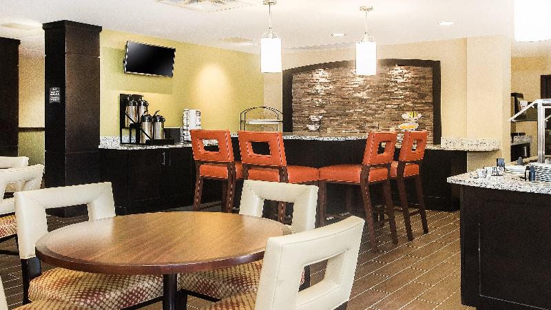 فندق Staybridge Suites West Edmonton, An Ihg