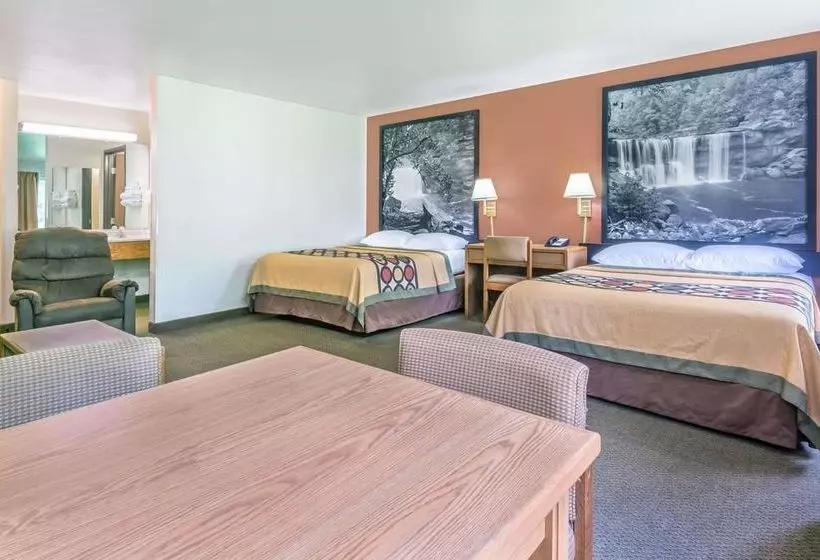 Hotel Super 8 By Wyndham Louisa