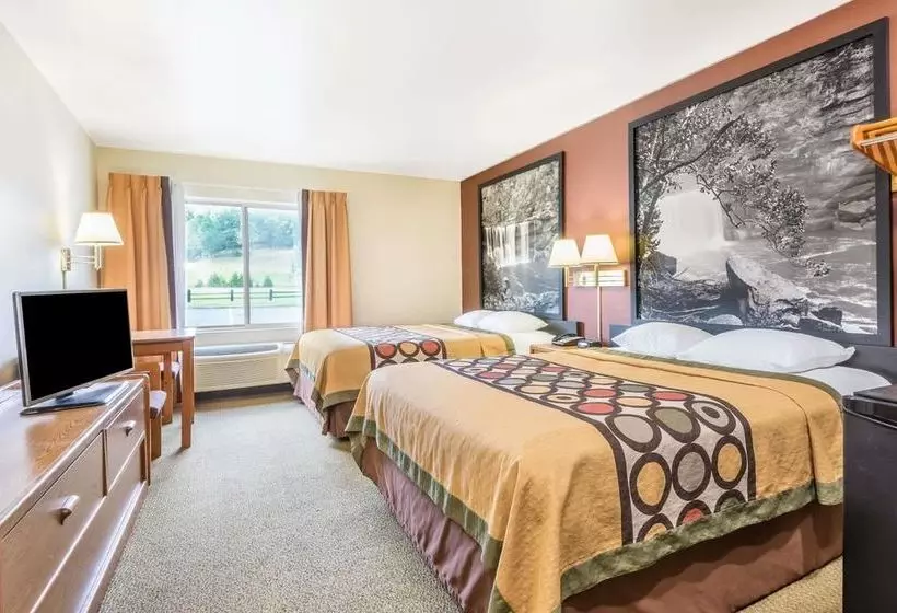 Hotel Super 8 By Wyndham Louisa