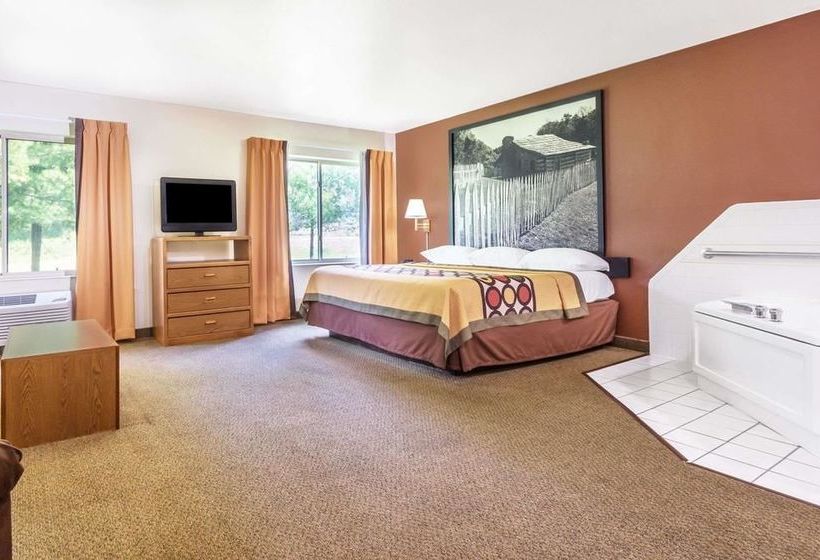 فندق Super 8 By Wyndham Louisa