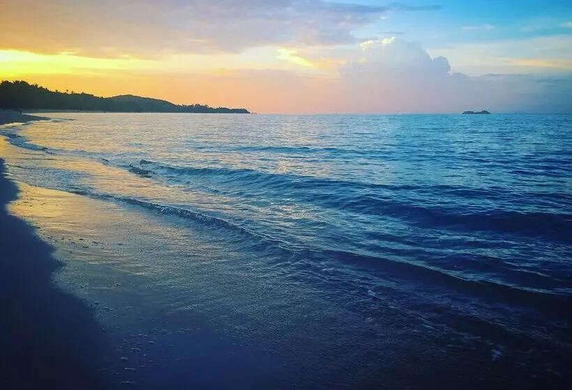 هتل The Cosy Maenam Beach Resort