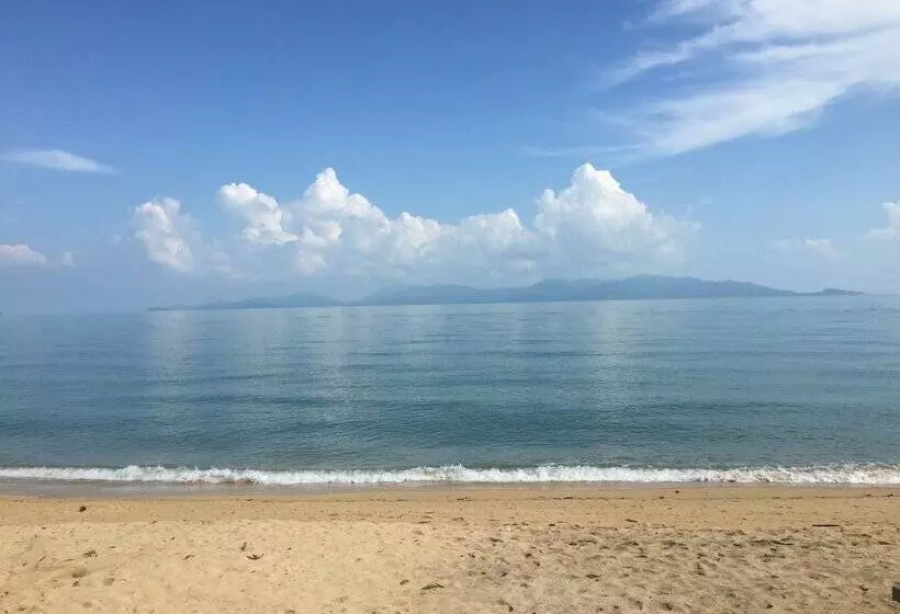 هتل The Cosy Maenam Beach Resort