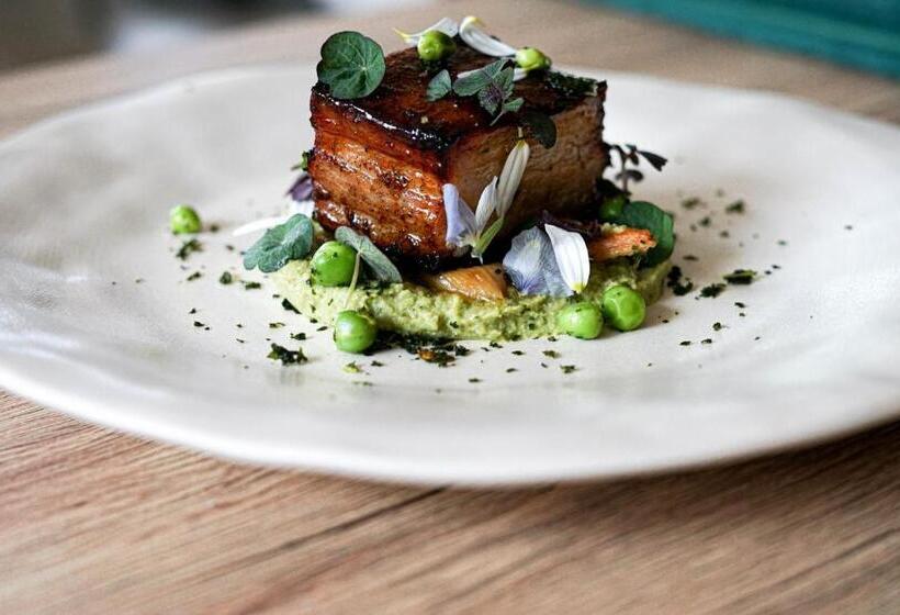 منتجع Quintessia