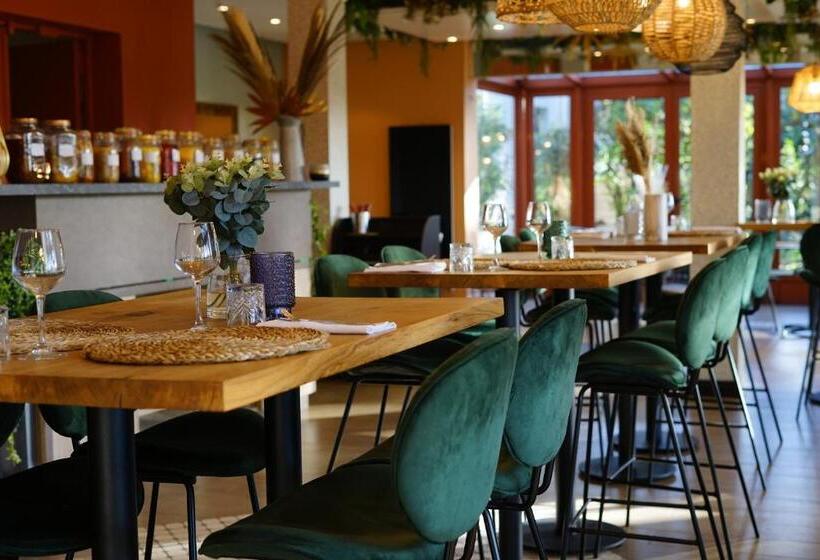 منتجع Quintessia