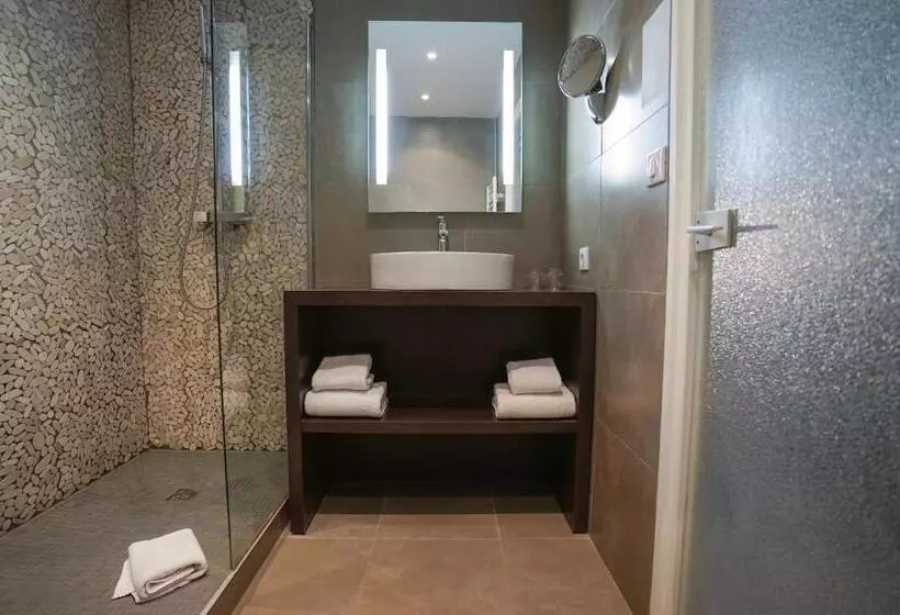 渡假胜地 Quintessia