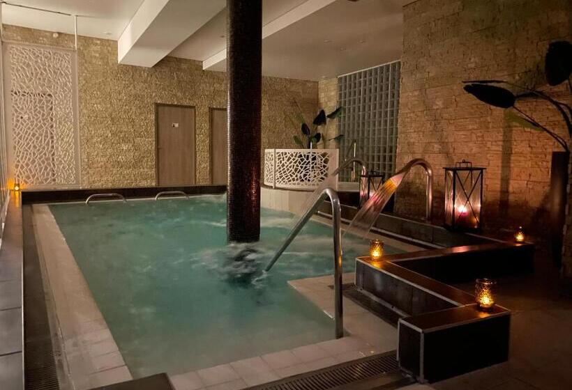 منتجع Quintessia