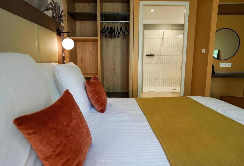 منتجع Quintessia