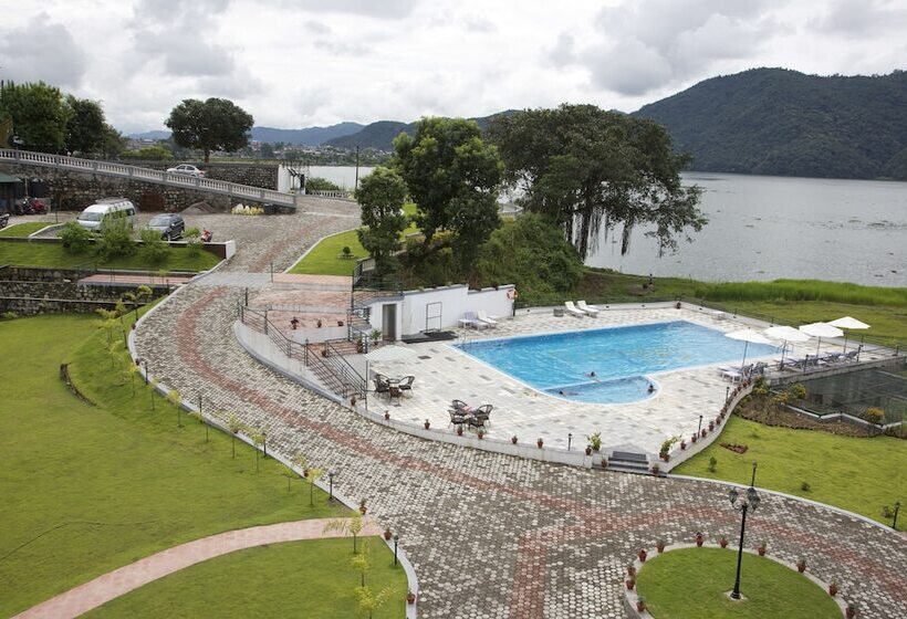 Waterfront Resort By Kgh Group