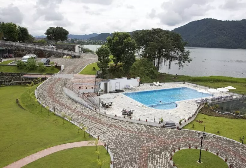 Waterfront Resort By Kgh Group