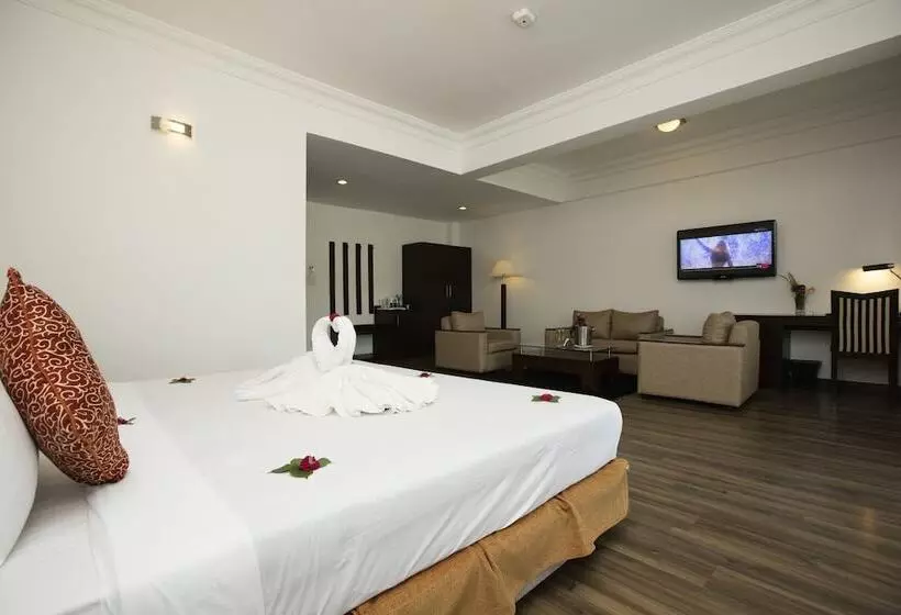 Waterfront Resort By Kgh Group