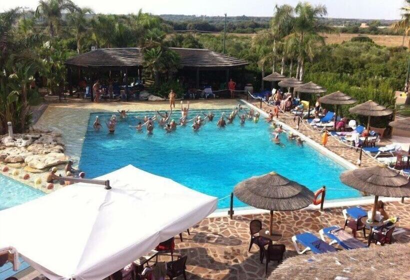 فندق Villaggio Punta Grossa