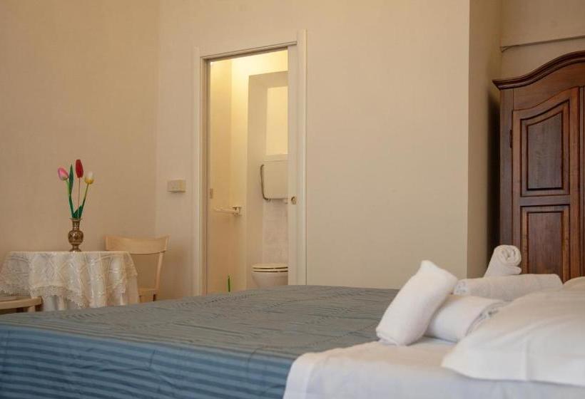 تختخواب و صبحانه Le Violette