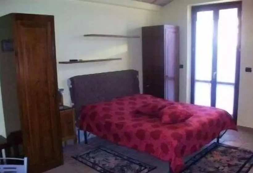 مبيت وإفطار Tra... Monti E Vigne