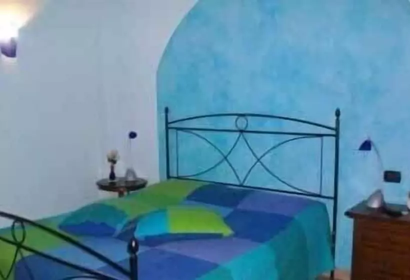 مبيت وإفطار Tra... Monti E Vigne