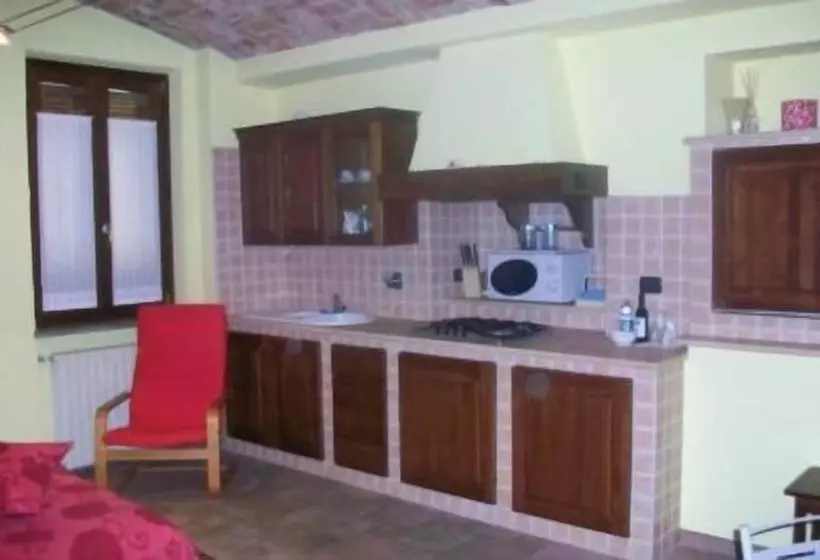 مبيت وإفطار Tra... Monti E Vigne