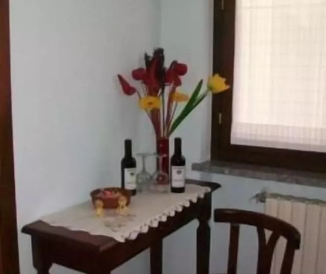 مبيت وإفطار Tra... Monti E Vigne