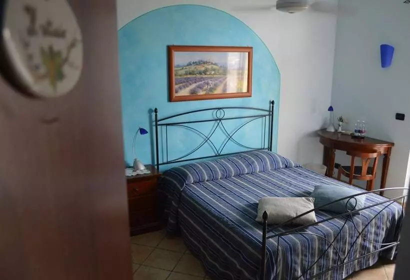 مبيت وإفطار Tra... Monti E Vigne