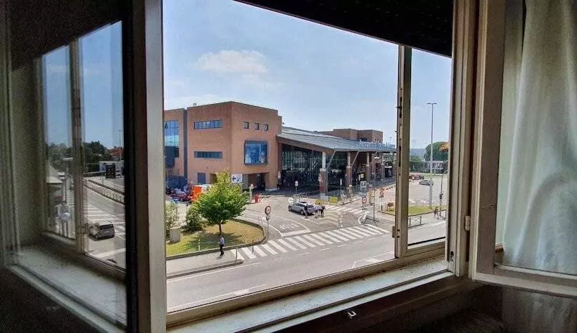 تختخواب و صبحانه Venice Treviso Airport Bed