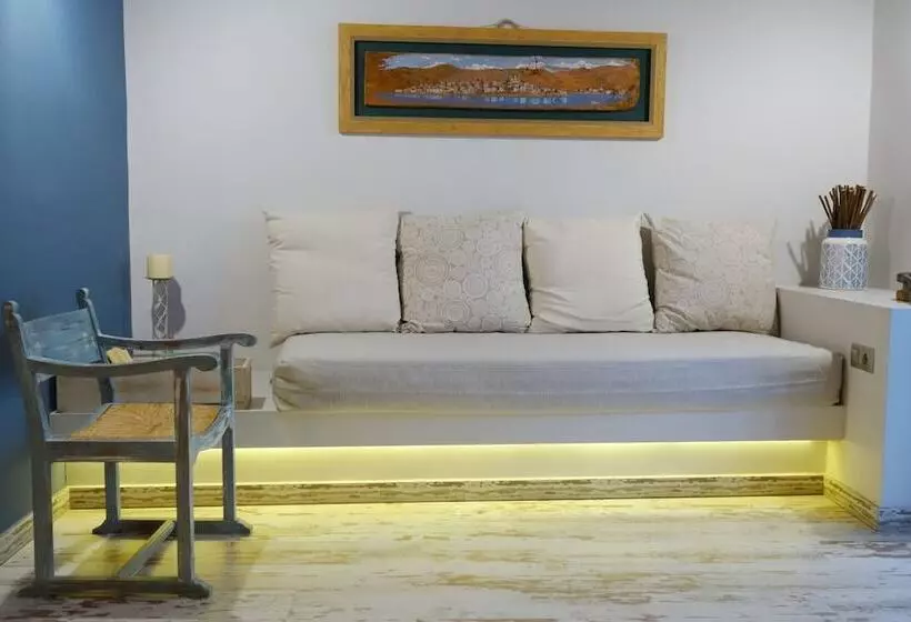 Ganimede Hotel, Galaxidi