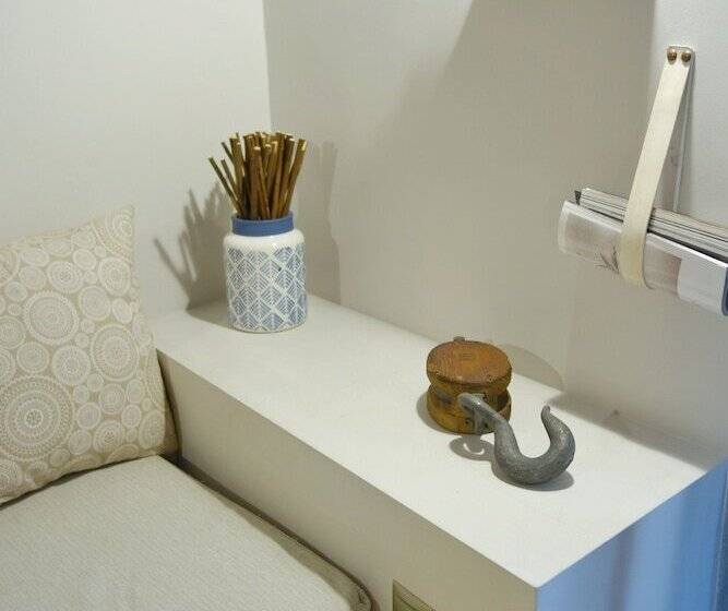 Ganimede Hotel, Galaxidi