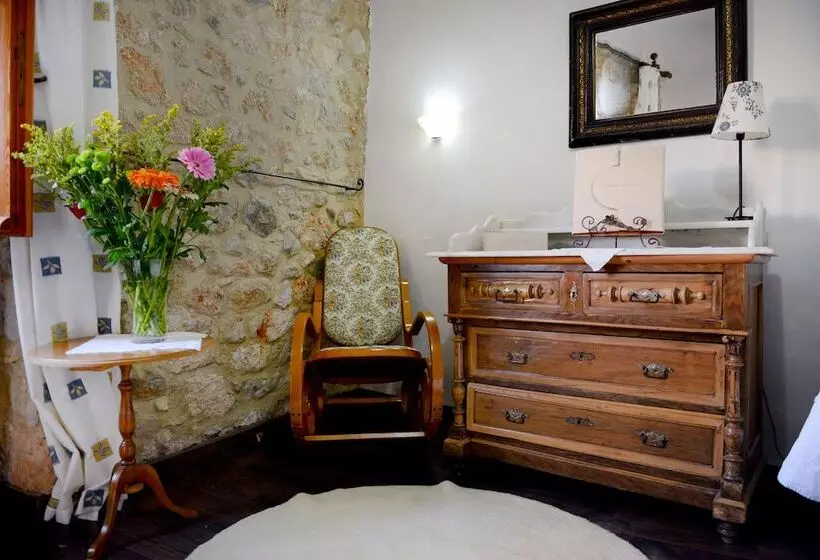 Ganimede Hotel, Galaxidi