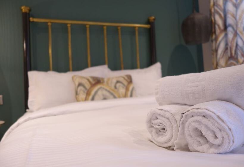 Ganimede Hotel, Galaxidi