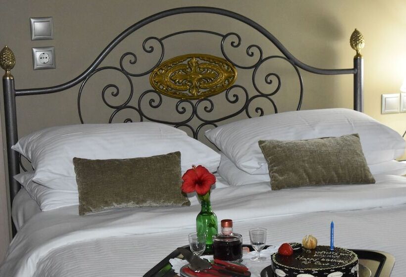 Ganimede Hotel, Galaxidi