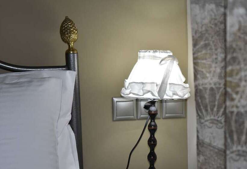 Ganimede Hotel, Galaxidi