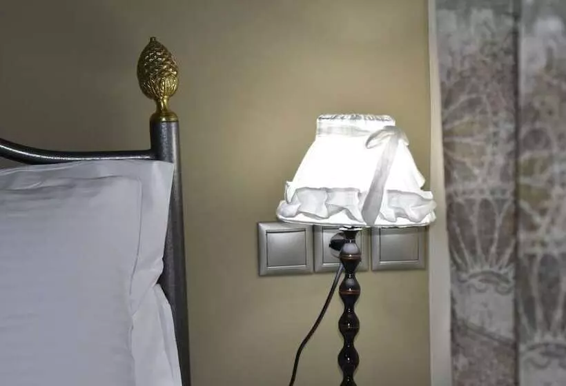 Ganimede Hotel, Galaxidi