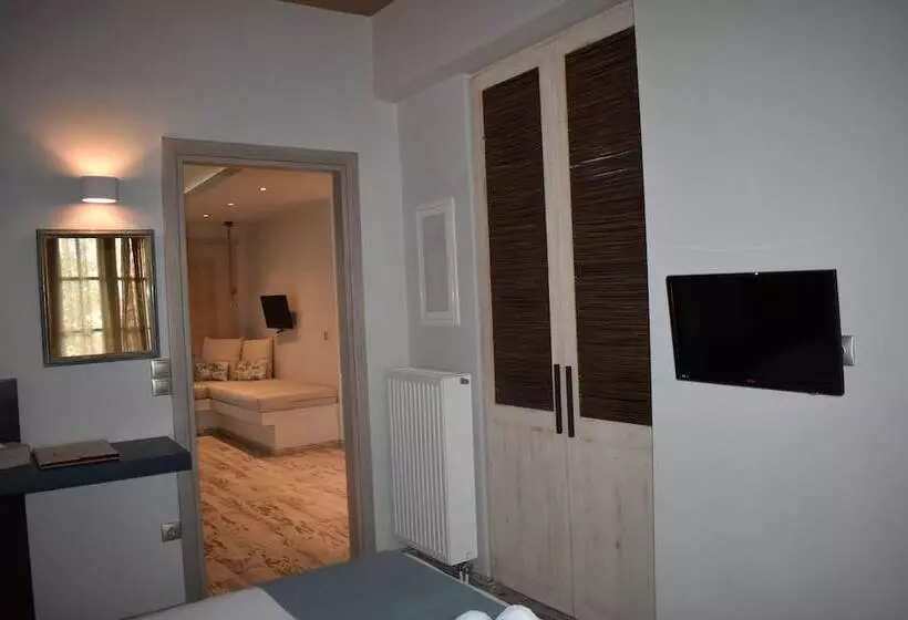 Ganimede Hotel, Galaxidi