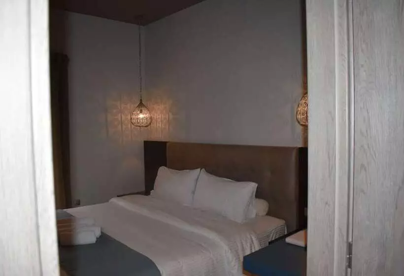 Ganimede Hotel, Galaxidi