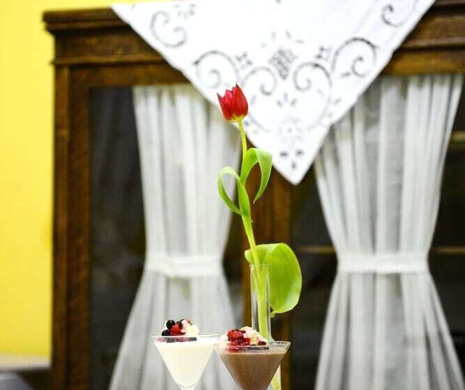 Ganimede Hotel, Galaxidi