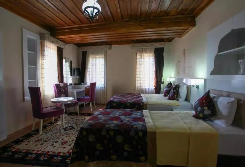 هتل Bacchus Pension