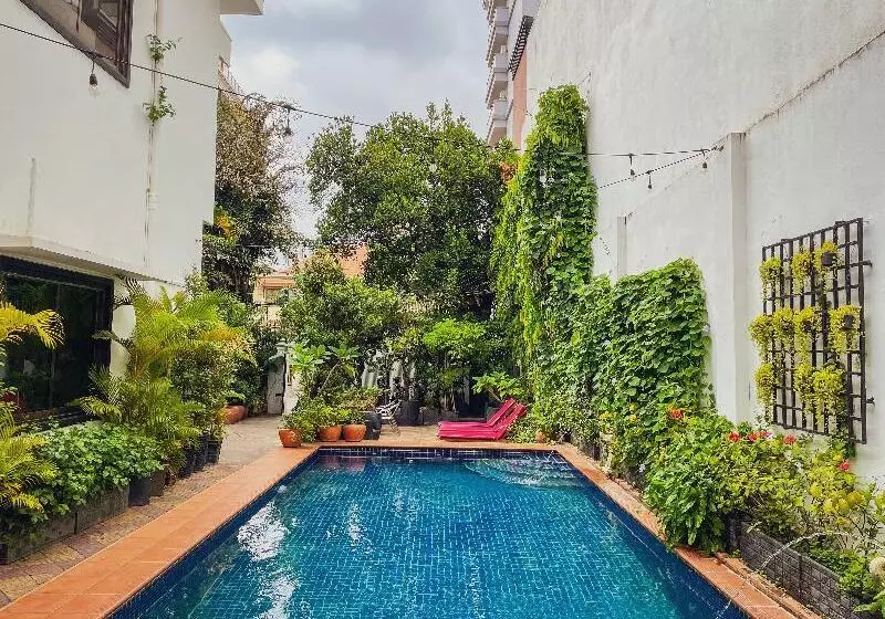 בית מלון כפרי Birdcage Boutique