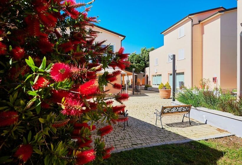 Отель Bolgheri Marina Resort Ex Varo Village