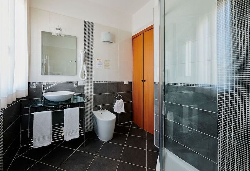 Отель Bolgheri Marina Resort Ex Varo Village