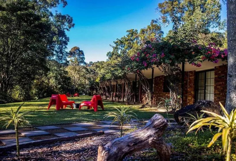 Отель Cedar Creek Lodges