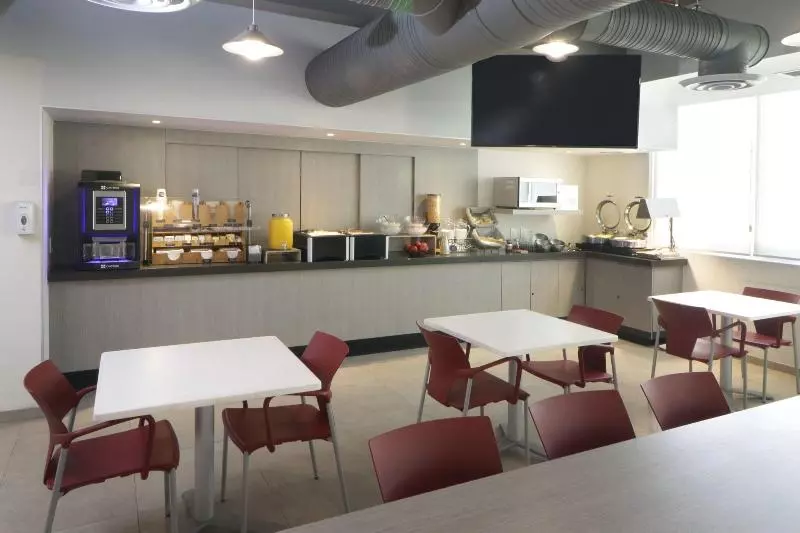 Отель City Express Junior By Marriott Ciudad Del Carmen