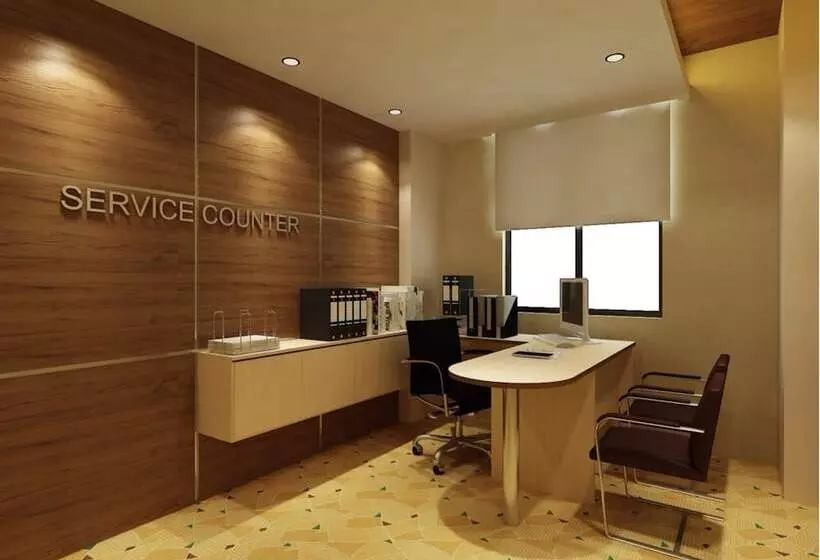 Hotel Hallmark Crown