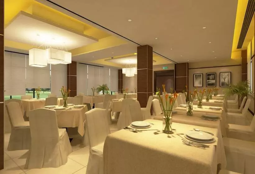 Hotel Hallmark Crown